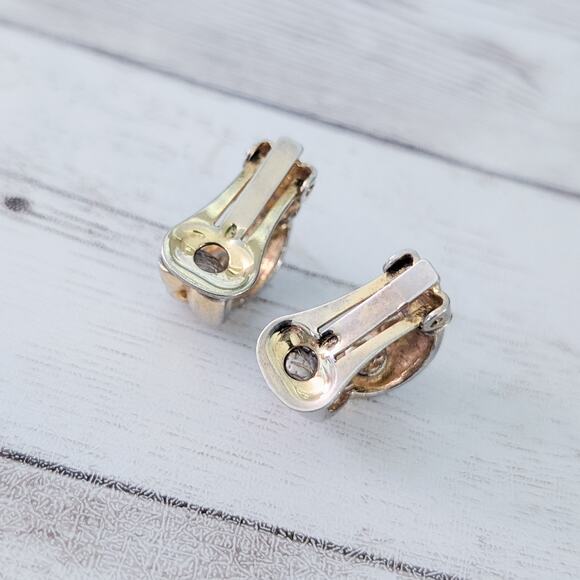 Vintage NJY Clip On Earrings Multi Tone Half Hoop 0.75" - Picture 6 of 12